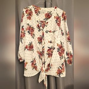 Black Rainn size Medium flowy shirt